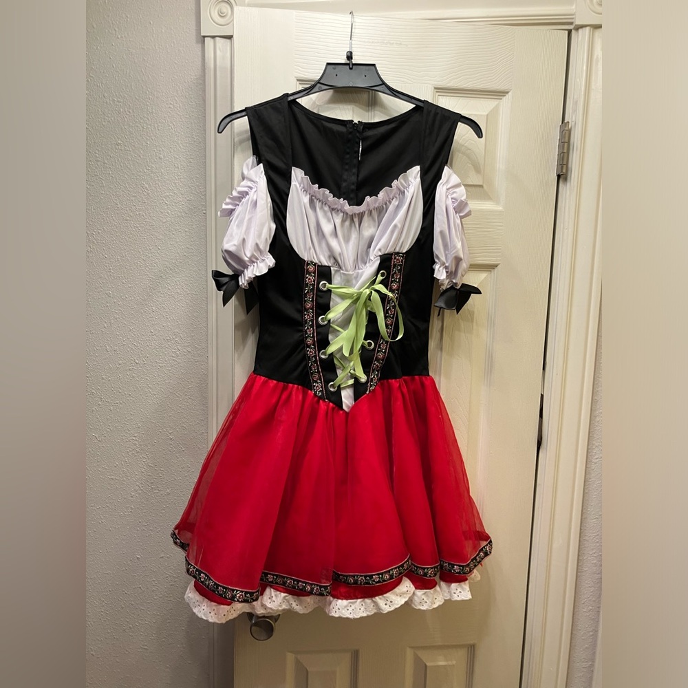Traditional Oktoberfest-Style Women's Red & Black Dress
